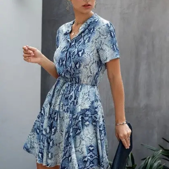 NEW Elegant Blue Patterned Mini Dress - Picture 3 of 5